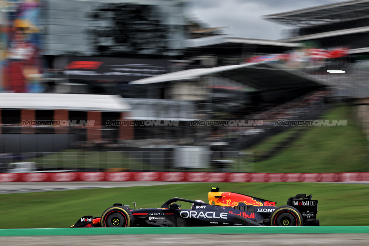 GP BRASILE, Yuki Tsunoda (JPN) Red Bull Racing RB21.

08.11.2025. Formula 1 World Championship, Rd 21, Brazilian Grand Prix, Sao Paulo, Brazil, Sprint e Qualifiche Day.

 - www.xpbimages.com, EMail: requests@xpbimages.com © Copyright: Rew / XPB Images