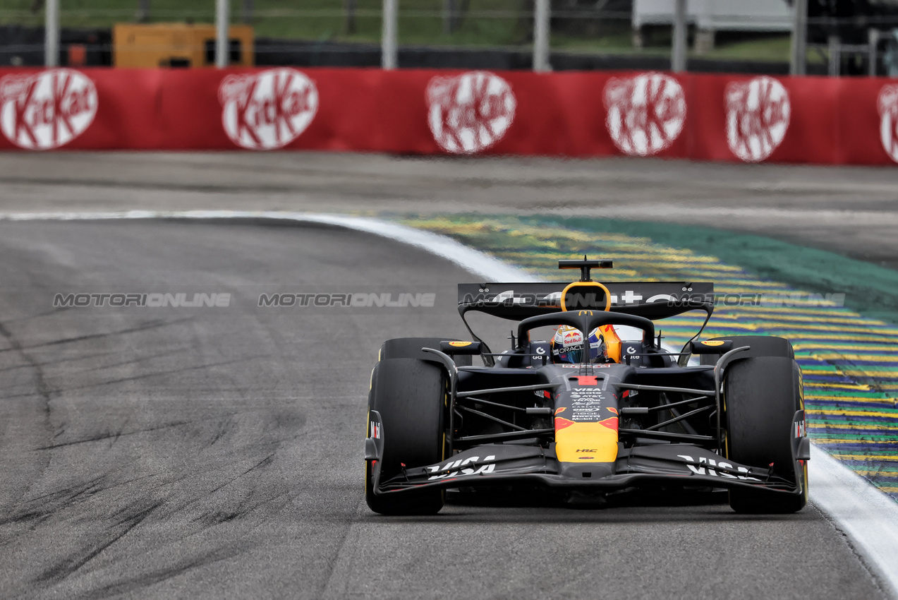 GP BRASILE, Max Verstappen (NLD) Red Bull Racing RB21.

08.11.2025. Formula 1 World Championship, Rd 21, Brazilian Grand Prix, Sao Paulo, Brazil, Sprint e Qualifiche Day.

 - www.xpbimages.com, EMail: requests@xpbimages.com © Copyright: Rew / XPB Images