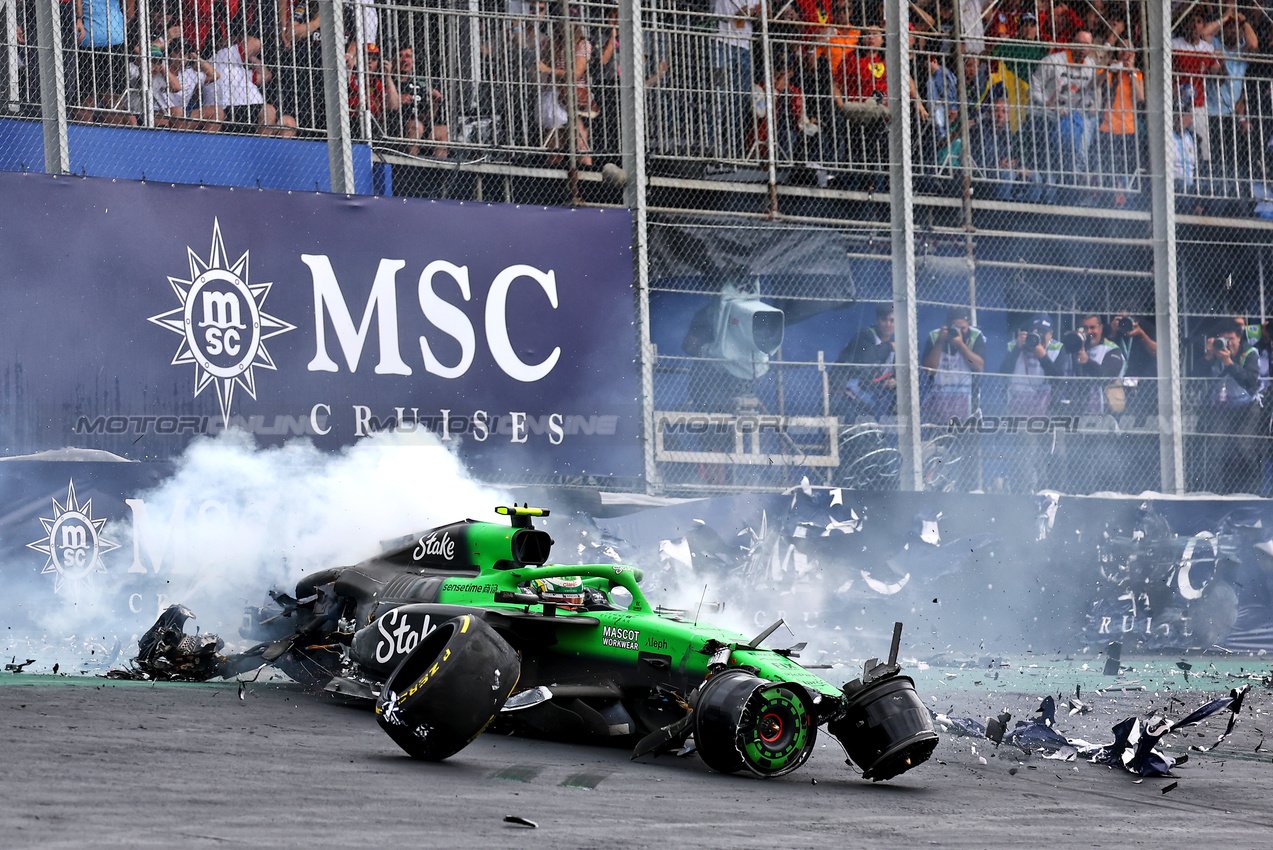 GP BRASILE, Gabriel Bortoleto (BRA) Sauber C45 crashed out of the race.

08.11.2025. Formula 1 World Championship, Rd 21, Brazilian Grand Prix, Sao Paulo, Brazil, Sprint e Qualifiche Day.

- www.xpbimages.com, EMail: requests@xpbimages.com © Copyright: XPB Images