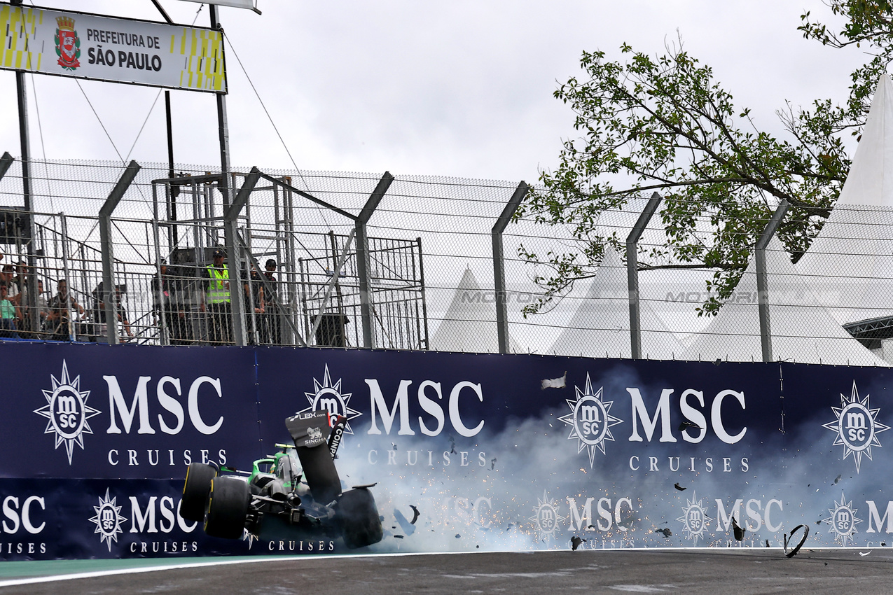 GP BRASILE, Gabriel Bortoleto (BRA) Sauber C45 crashed out of the race.

08.11.2025. Formula 1 World Championship, Rd 21, Brazilian Grand Prix, Sao Paulo, Brazil, Sprint e Qualifiche Day.

- www.xpbimages.com, EMail: requests@xpbimages.com © Copyright: XPB Images