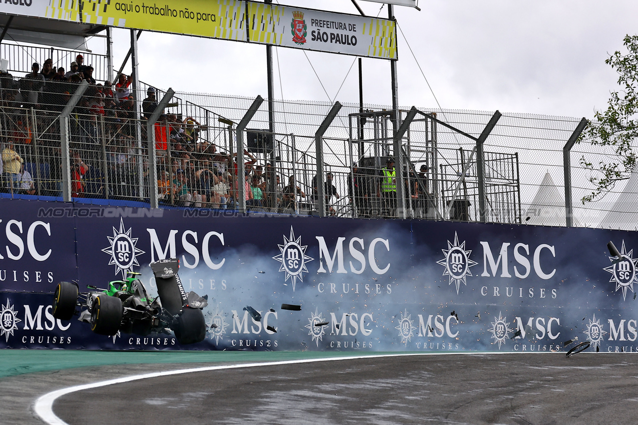 GP BRASILE, Gabriel Bortoleto (BRA) Sauber C45 crashed out of the race.
08.11.2025. Formula 1 World Championship, Rd 21, Brazilian Grand Prix, Sao Paulo, Brazil, Sprint e Qualifiche Day.
- www.xpbimages.com, EMail: requests@xpbimages.com © Copyright: XPB Images