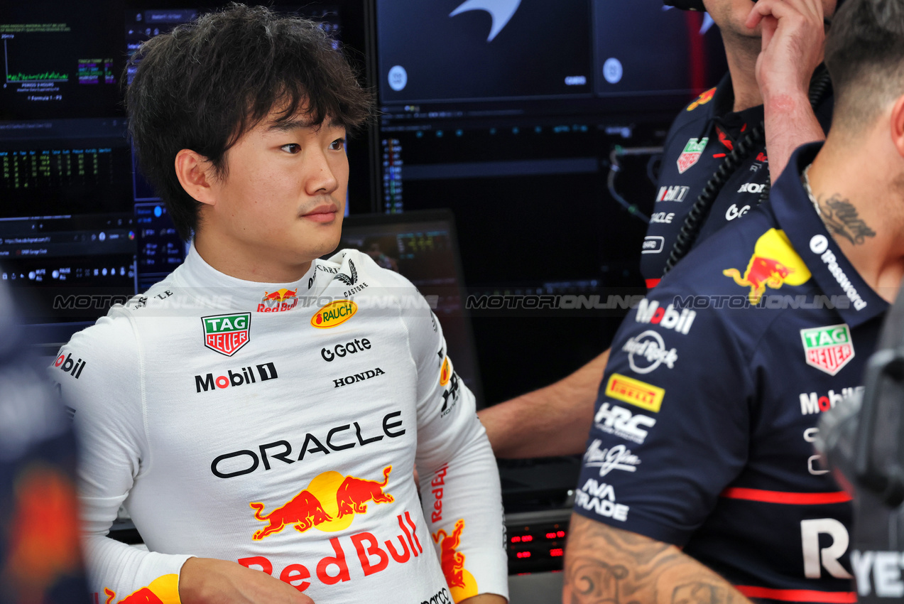 GP BRASILE, Yuki Tsunoda (JPN) Red Bull Racing.

08.11.2025. Formula 1 World Championship, Rd 21, Brazilian Grand Prix, Sao Paulo, Brazil, Sprint e Qualifiche Day.

- www.xpbimages.com, EMail: requests@xpbimages.com © Copyright: Batchelor / XPB Images