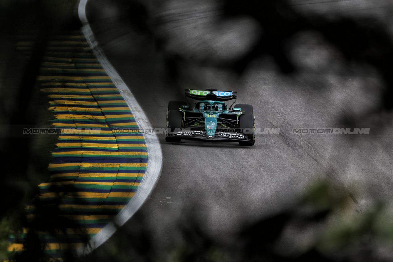GP BRASILE, Lance Stroll (CDN) Aston Martin F1 Team AMR25.

08.11.2025. Formula 1 World Championship, Rd 21, Brazilian Grand Prix, Sao Paulo, Brazil, Sprint e Qualifiche Day.

 - www.xpbimages.com, EMail: requests@xpbimages.com © Copyright: Rew / XPB Images
