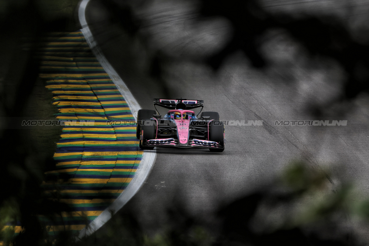 GP BRASILE, Pierre Gasly (FRA) Alpine F1 Team A525.

08.11.2025. Formula 1 World Championship, Rd 21, Brazilian Grand Prix, Sao Paulo, Brazil, Sprint e Qualifiche Day.

 - www.xpbimages.com, EMail: requests@xpbimages.com © Copyright: Rew / XPB Images