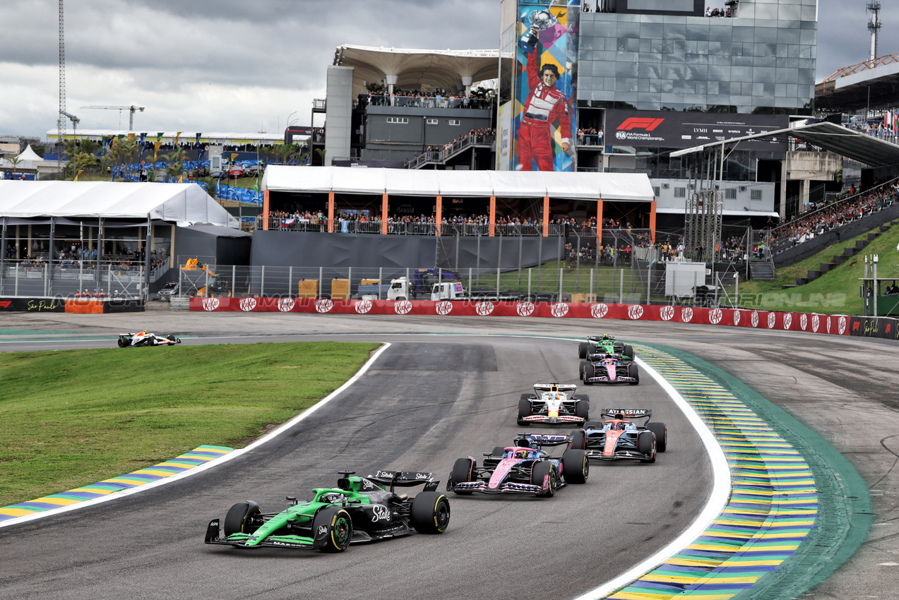 GP BRASILE, Nico Hulkenberg (GER) Sauber C45 at the partenza of the race.

08.11.2025. Formula 1 World Championship, Rd 21, Brazilian Grand Prix, Sao Paulo, Brazil, Sprint e Qualifiche Day.

 - www.xpbimages.com, EMail: requests@xpbimages.com © Copyright: Rew / XPB Images