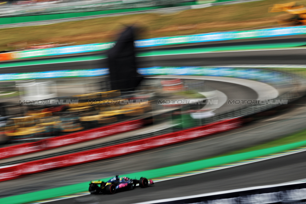GP BRASILE, Pierre Gasly (FRA) Alpine F1 Team A525.

08.11.2025. Formula 1 World Championship, Rd 21, Brazilian Grand Prix, Sao Paulo, Brazil, Sprint e Qualifiche Day.

- www.xpbimages.com, EMail: requests@xpbimages.com © Copyright: Charniaux / XPB Images