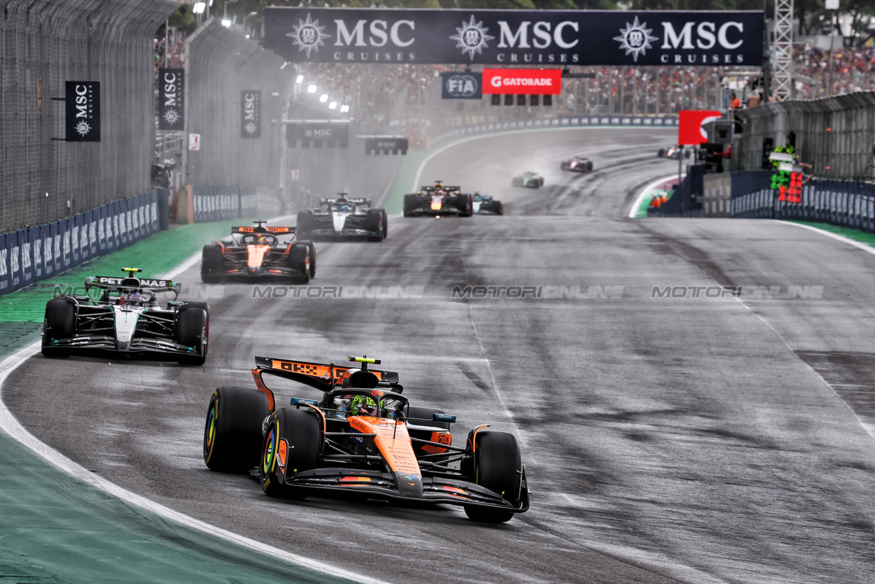 GP BRASILE, Lando Norris (GBR) McLaren MCL39.

08.11.2025. Formula 1 World Championship, Rd 21, Brazilian Grand Prix, Sao Paulo, Brazil, Sprint e Qualifiche Day.

- www.xpbimages.com, EMail: requests@xpbimages.com © Copyright: Charniaux / XPB Images