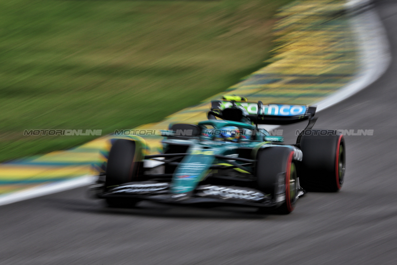 GP BRASILE, Fernando Alonso (ESP) Aston Martin F1 Team AMR25.

08.11.2025. Formula 1 World Championship, Rd 21, Brazilian Grand Prix, Sao Paulo, Brazil, Sprint e Qualifiche Day.

 - www.xpbimages.com, EMail: requests@xpbimages.com © Copyright: Rew / XPB Images