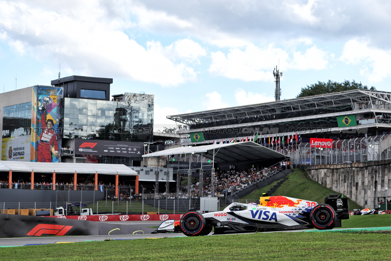 GP BRASILE, Liam Lawson (NZL) Racing Bulls VCARB 02.

08.11.2025. Formula 1 World Championship, Rd 21, Brazilian Grand Prix, Sao Paulo, Brazil, Sprint e Qualifiche Day.

 - www.xpbimages.com, EMail: requests@xpbimages.com © Copyright: Rew / XPB Images