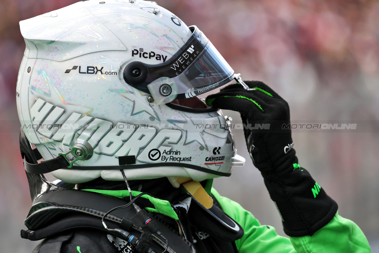 GP BRASILE, Nico Hulkenberg (GER) Sauber in qualifying parc ferme.

08.11.2025. Formula 1 World Championship, Rd 21, Brazilian Grand Prix, Sao Paulo, Brazil, Sprint e Qualifiche Day.

- www.xpbimages.com, EMail: requests@xpbimages.com © Copyright: Charniaux / XPB Images