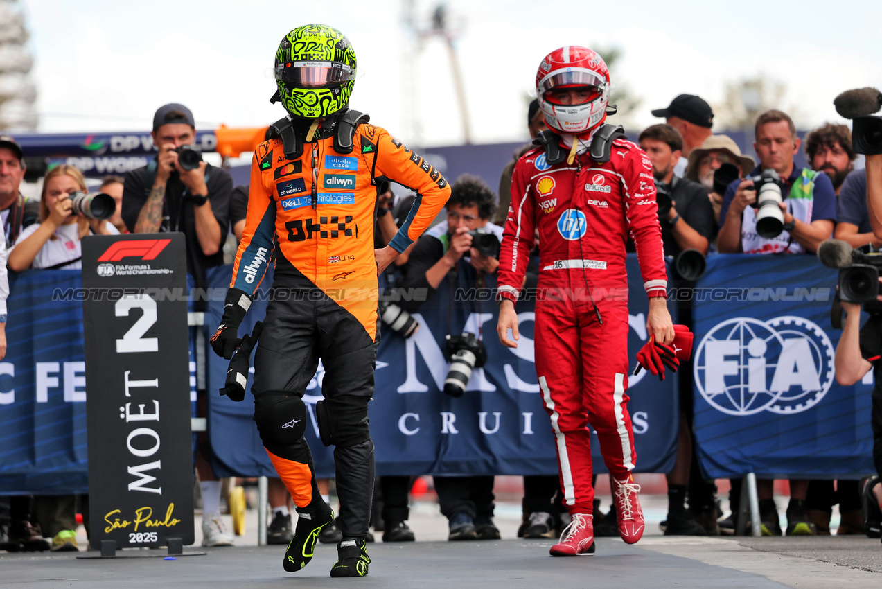 GP BRASILE, Pole sitter Lando Norris (GBR) McLaren in qualifying parc ferme.

08.11.2025. Formula 1 World Championship, Rd 21, Brazilian Grand Prix, Sao Paulo, Brazil, Sprint e Qualifiche Day.

- www.xpbimages.com, EMail: requests@xpbimages.com © Copyright: Charniaux / XPB Images