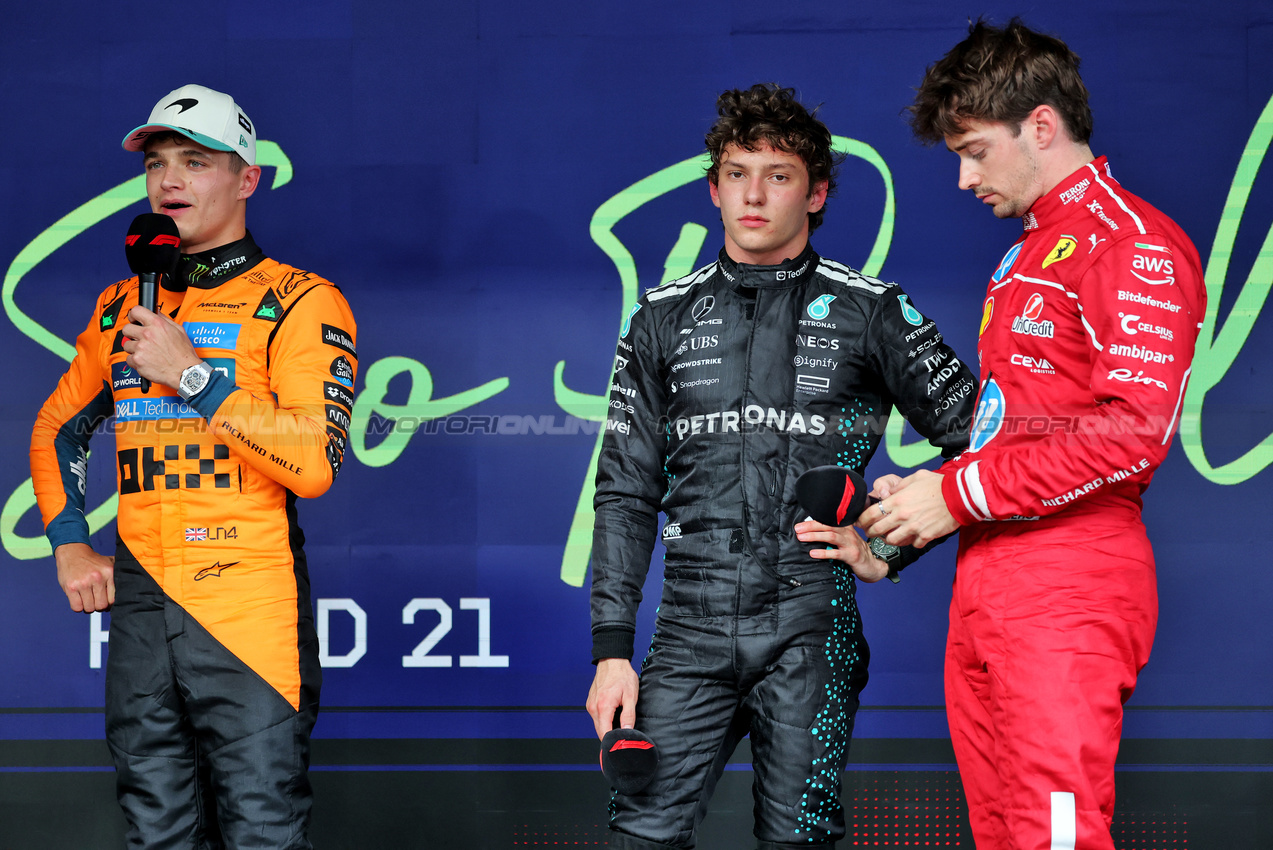 GP BRASILE, (L to R): Pole sitter Lando Norris (GBR) McLaren in qualifying parc ferme with Andrea Kimi Antonelli (ITA) Mercedes AMG F1 e Charles Leclerc (MON) Ferrari.

08.11.2025. Formula 1 World Championship, Rd 21, Brazilian Grand Prix, Sao Paulo, Brazil, Sprint e Qualifiche Day.

- www.xpbimages.com, EMail: requests@xpbimages.com © Copyright: Charniaux / XPB Images