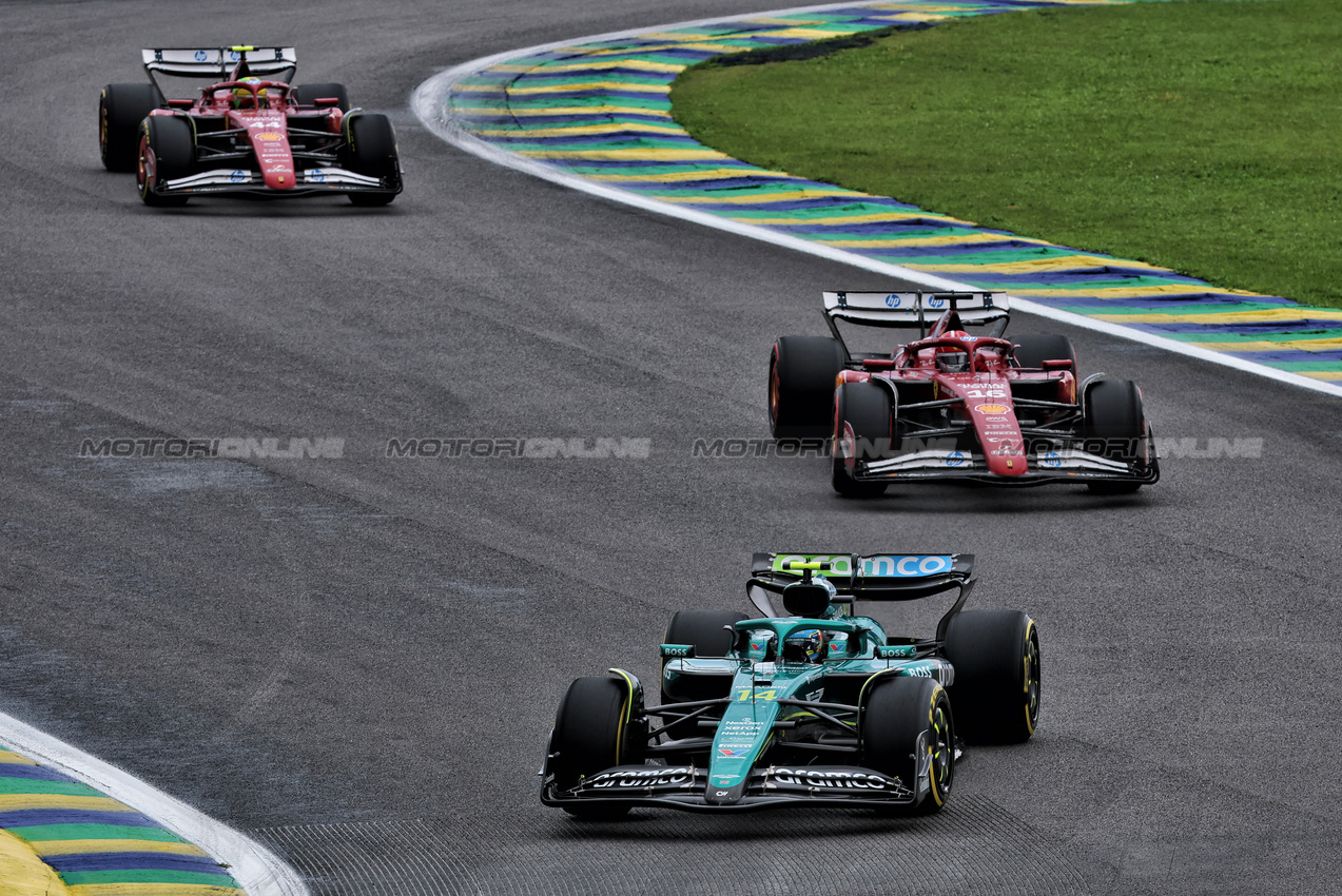 GP BRASILE, Fernando Alonso (ESP) Aston Martin F1 Team AMR25.

08.11.2025. Formula 1 World Championship, Rd 21, Brazilian Grand Prix, Sao Paulo, Brazil, Sprint e Qualifiche Day.

- www.xpbimages.com, EMail: requests@xpbimages.com © Copyright: Batchelor / XPB Images