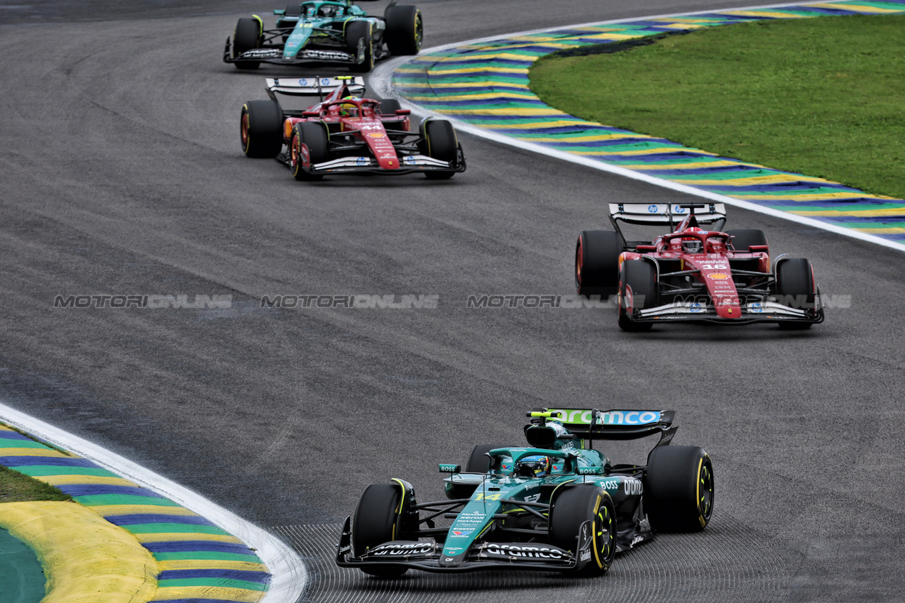 GP BRASILE, Fernando Alonso (ESP) Aston Martin F1 Team AMR25.

08.11.2025. Formula 1 World Championship, Rd 21, Brazilian Grand Prix, Sao Paulo, Brazil, Sprint e Qualifiche Day.

- www.xpbimages.com, EMail: requests@xpbimages.com © Copyright: Batchelor / XPB Images
