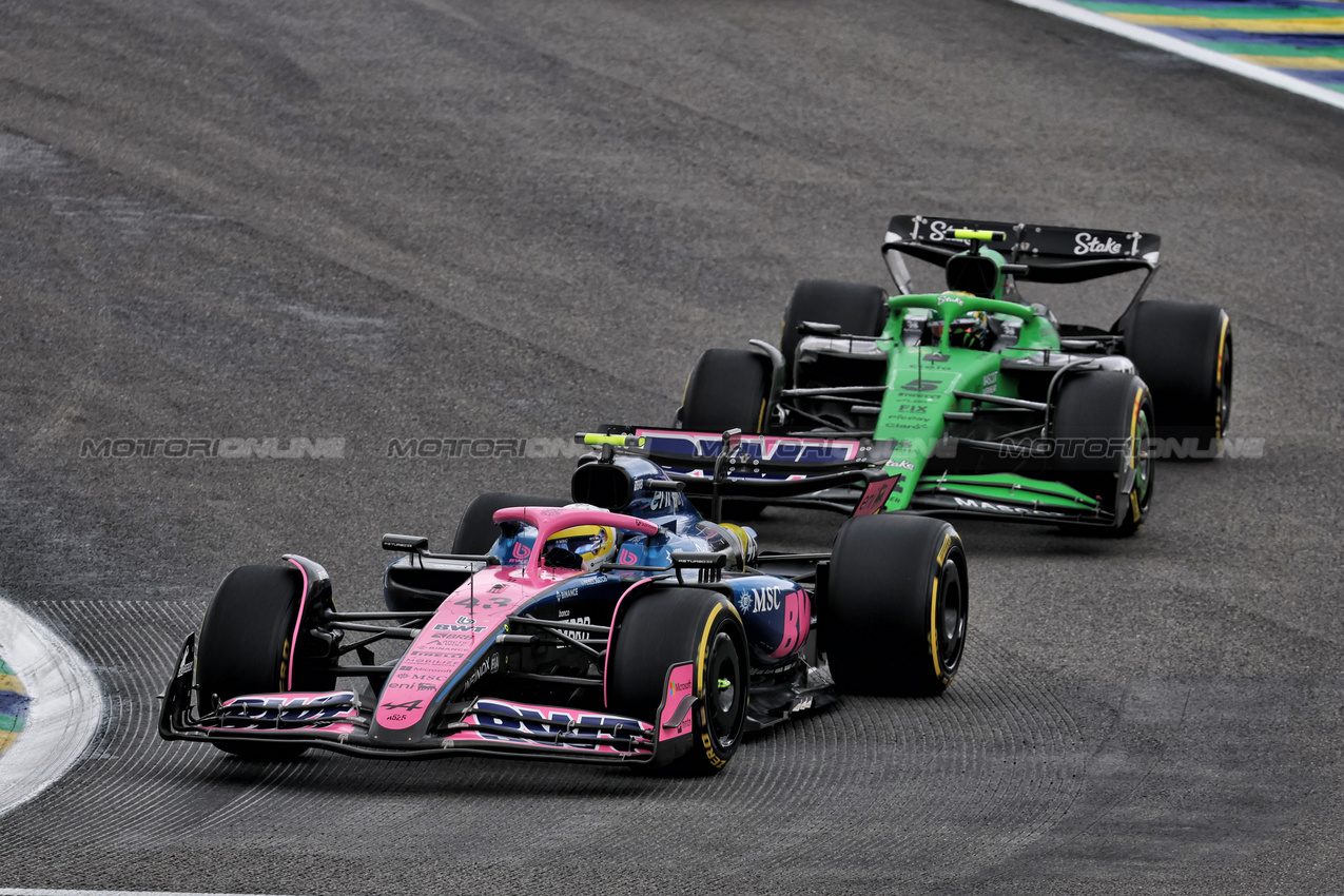 GP BRASILE, Franco Colapinto (ARG) Alpine F1 Team A525.

08.11.2025. Formula 1 World Championship, Rd 21, Brazilian Grand Prix, Sao Paulo, Brazil, Sprint e Qualifiche Day.

- www.xpbimages.com, EMail: requests@xpbimages.com © Copyright: Batchelor / XPB Images
