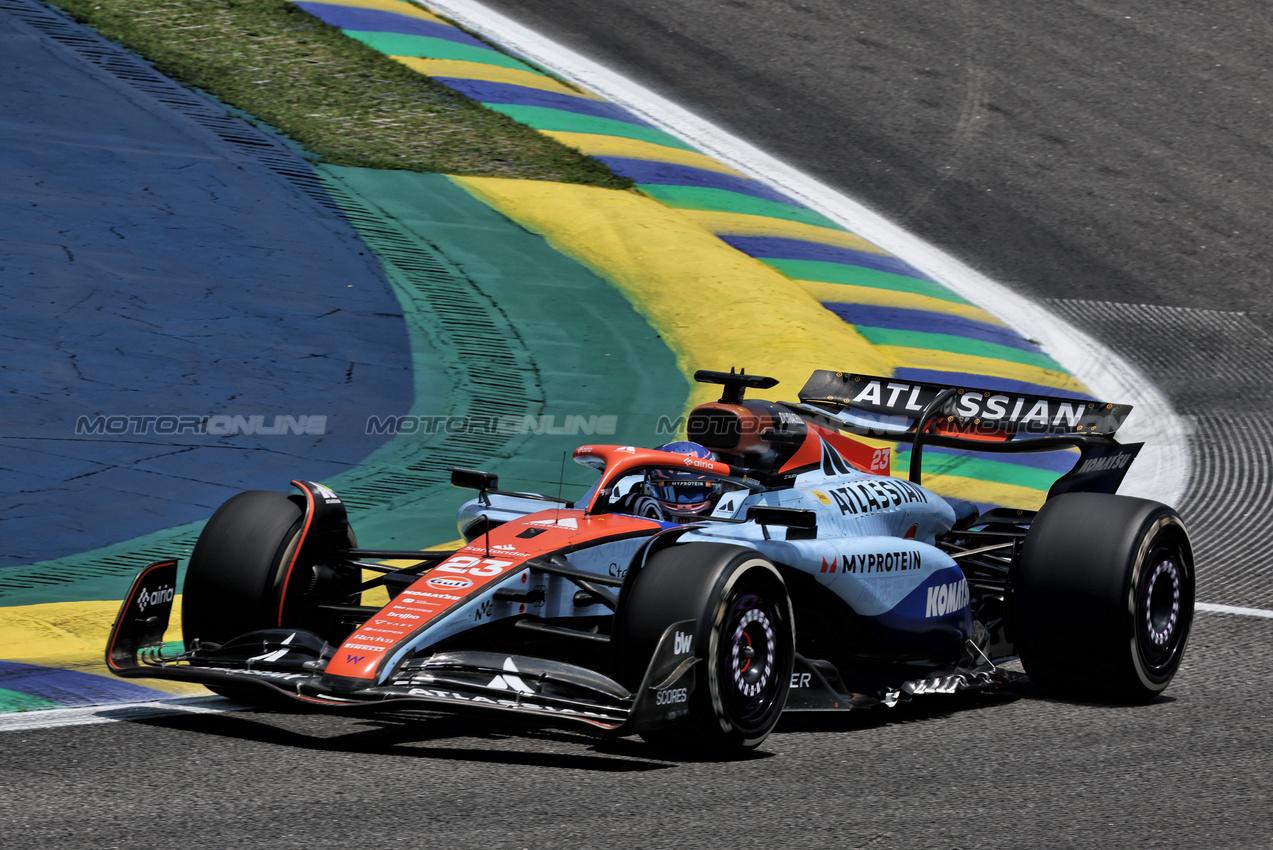 GP BRASILE, Alexander Albon (THA) Atlassian Williams Racing FW47.

07.11.2025. Formula 1 World Championship, Rd 21, Brazilian Grand Prix, Sao Paulo, Brazil, Sprint Qualifiche Day.

- www.xpbimages.com, EMail: requests@xpbimages.com © Copyright: Batchelor / XPB Images