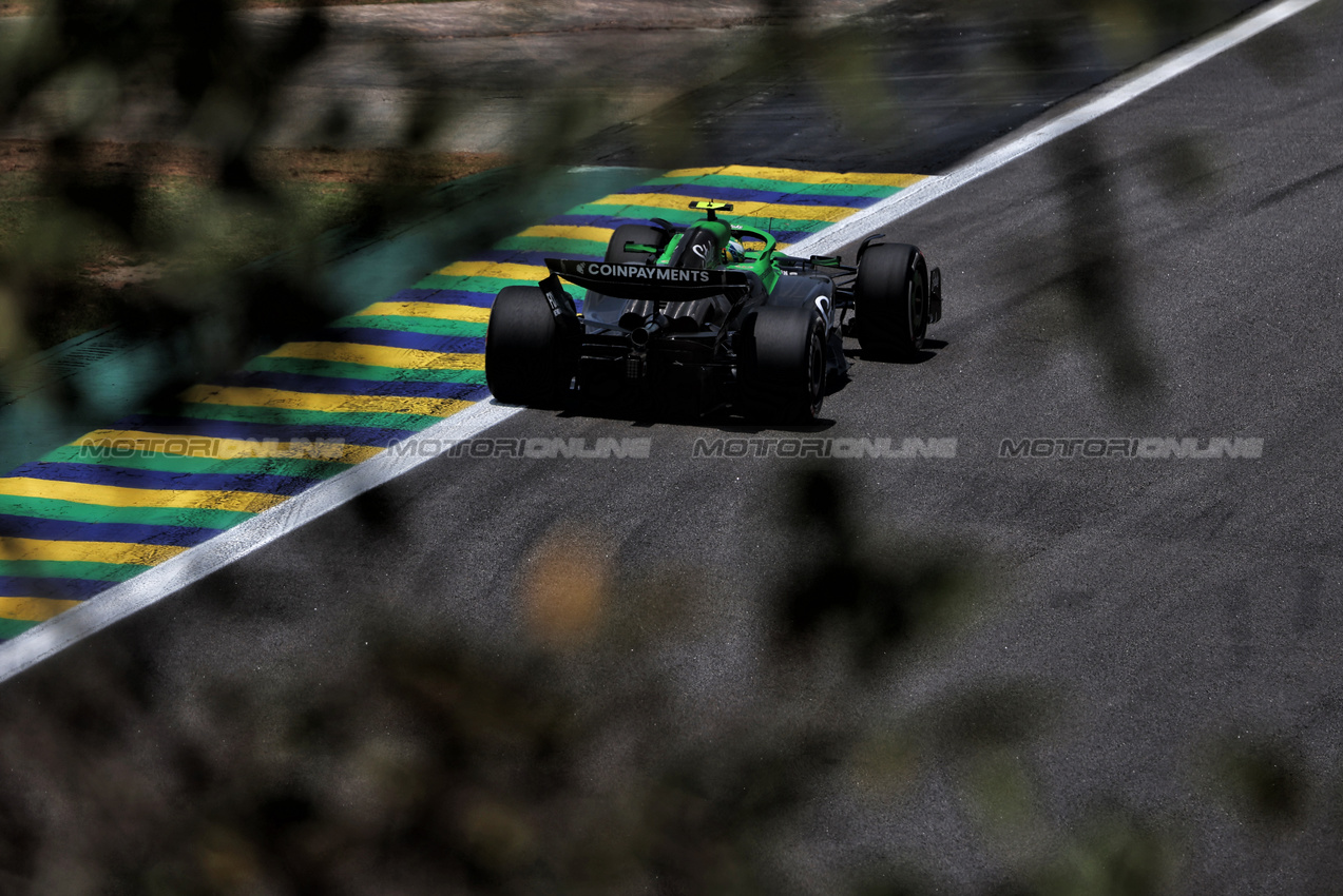 GP BRASILE, Gabriel Bortoleto (BRA) Sauber C45.
07.11.2025. Formula 1 World Championship, Rd 21, Brazilian Grand Prix, Sao Paulo, Brazil, Sprint Qualifiche Day.
- www.xpbimages.com, EMail: requests@xpbimages.com © Copyright: Rew / XPB Images