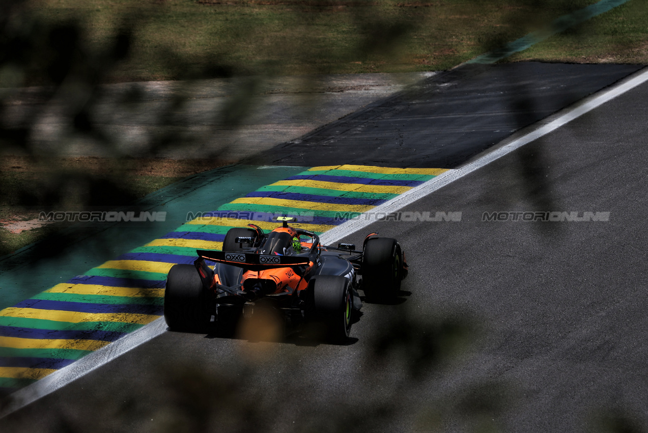 GP BRASILE, Lando Norris (GBR) McLaren MCL39.

07.11.2025. Formula 1 World Championship, Rd 21, Brazilian Grand Prix, Sao Paulo, Brazil, Sprint Qualifiche Day.

 - www.xpbimages.com, EMail: requests@xpbimages.com © Copyright: Rew / XPB Images