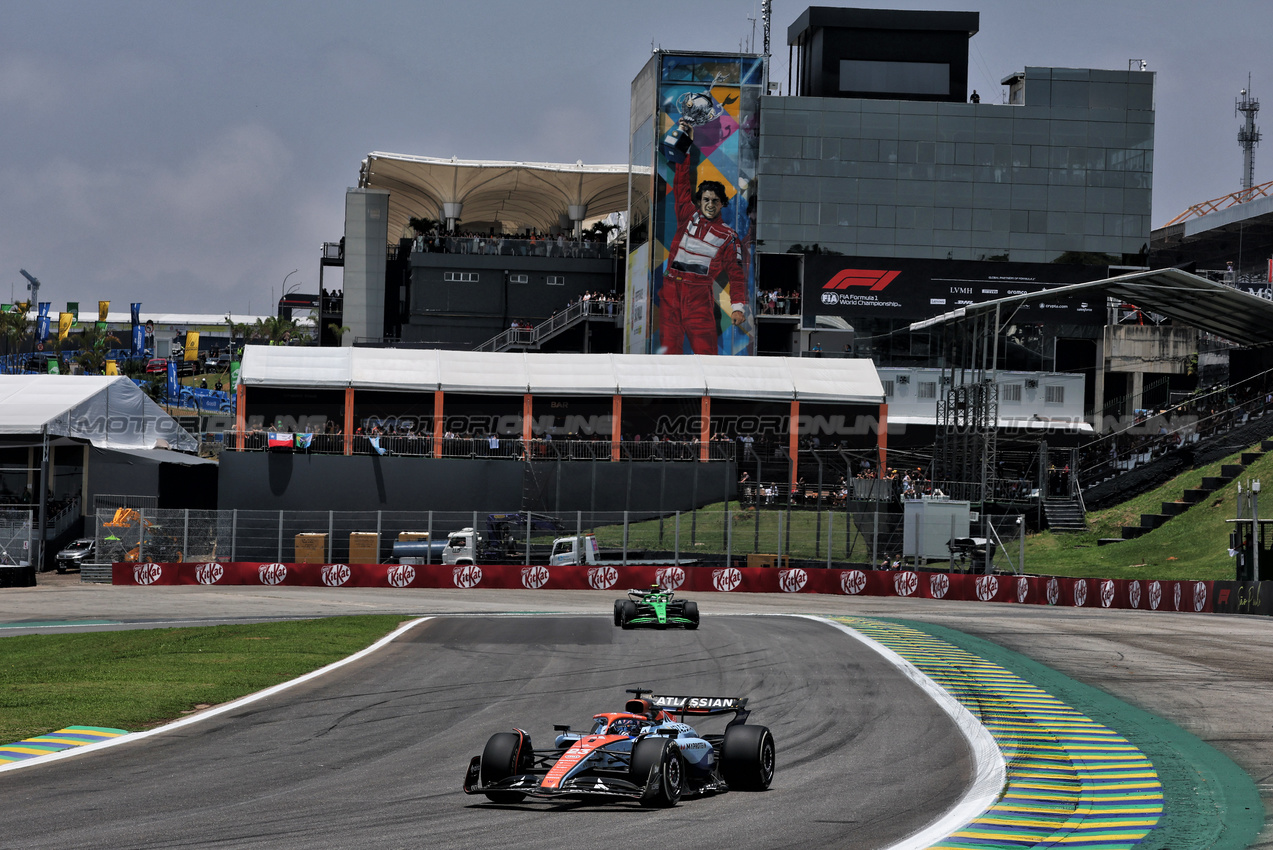 GP BRASILE, Alexander Albon (THA) Atlassian Williams Racing FW47.

07.11.2025. Formula 1 World Championship, Rd 21, Brazilian Grand Prix, Sao Paulo, Brazil, Sprint Qualifiche Day.

- www.xpbimages.com, EMail: requests@xpbimages.com © Copyright: Charniaux / XPB Images