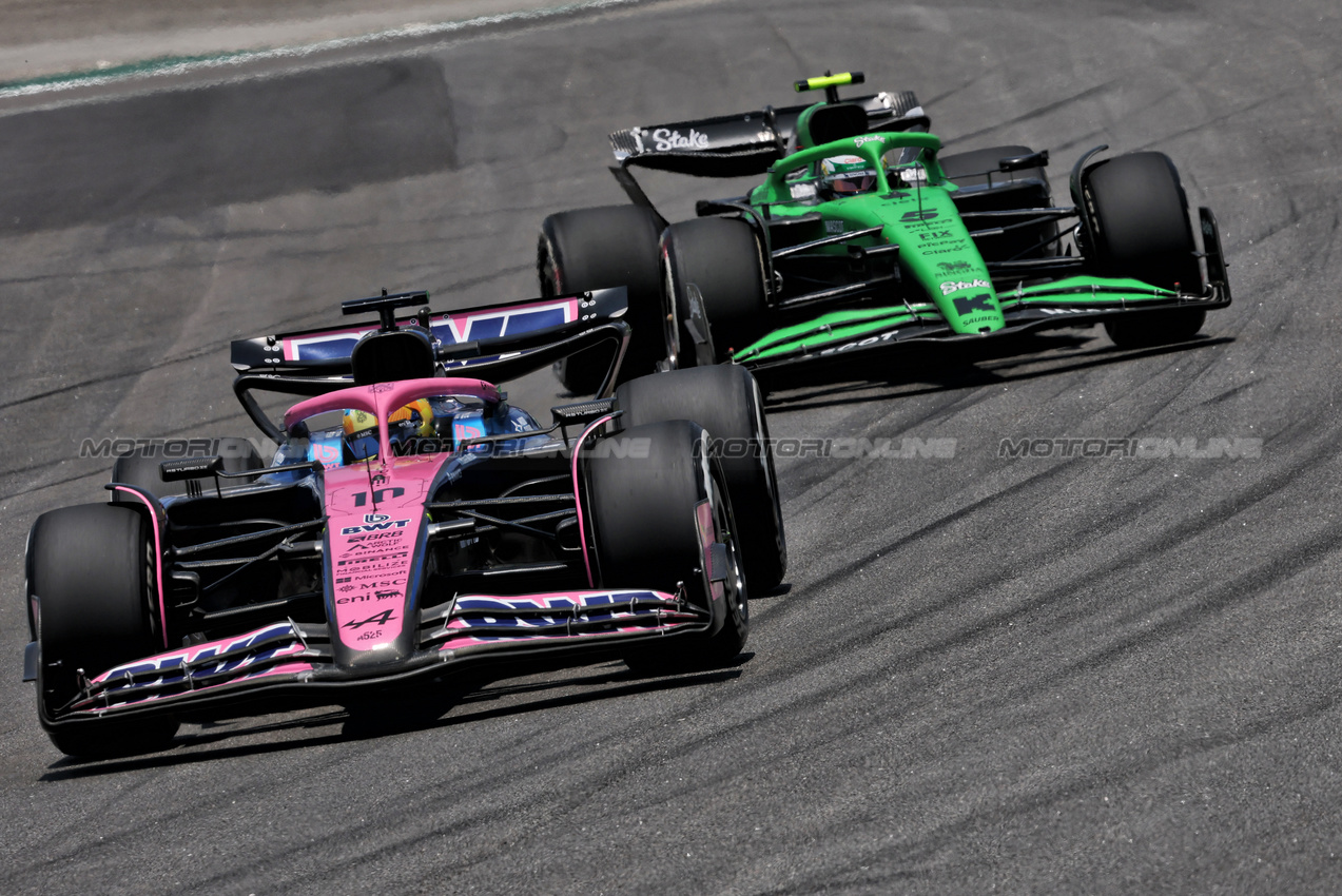 GP BRASILE, Pierre Gasly (FRA) Alpine F1 Team A525.

07.11.2025. Formula 1 World Championship, Rd 21, Brazilian Grand Prix, Sao Paulo, Brazil, Sprint Qualifiche Day.

- www.xpbimages.com, EMail: requests@xpbimages.com © Copyright: Charniaux / XPB Images