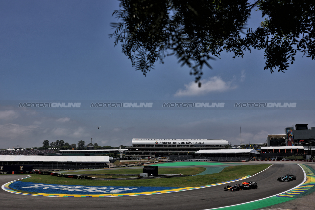 GP BRASILE, Max Verstappen (NLD) Red Bull Racing RB21.

07.11.2025. Formula 1 World Championship, Rd 21, Brazilian Grand Prix, Sao Paulo, Brazil, Sprint Qualifiche Day.

- www.xpbimages.com, EMail: requests@xpbimages.com © Copyright: Charniaux / XPB Images