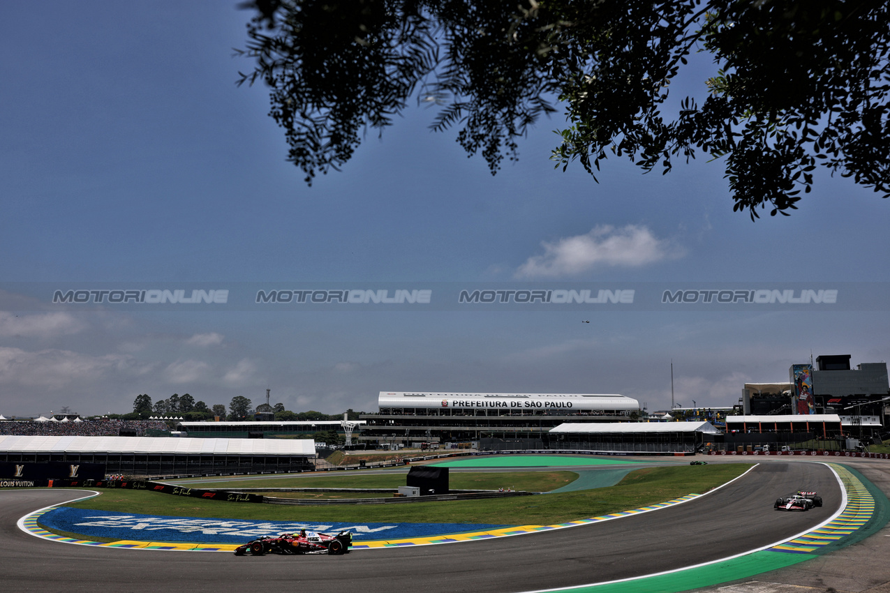 GP BRASILE, Lewis Hamilton (GBR) Ferrari SF-25.
07.11.2025. Formula 1 World Championship, Rd 21, Brazilian Grand Prix, Sao Paulo, Brazil, Sprint Qualifiche Day.
- www.xpbimages.com, EMail: requests@xpbimages.com © Copyright: Charniaux / XPB Images