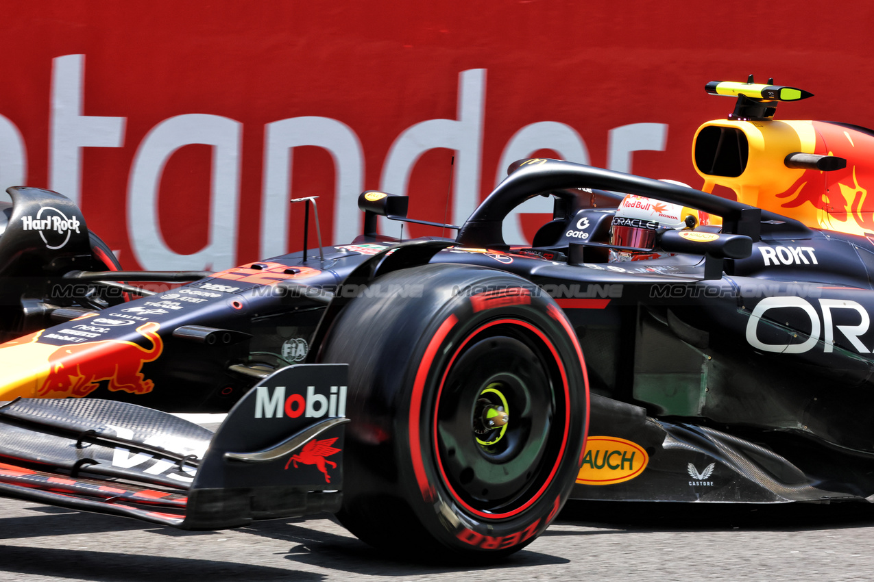 GP BRASILE, Yuki Tsunoda (JPN) Red Bull Racing RB21.

07.11.2025. Formula 1 World Championship, Rd 21, Brazilian Grand Prix, Sao Paulo, Brazil, Sprint Qualifiche Day.

- www.xpbimages.com, EMail: requests@xpbimages.com © Copyright: Batchelor / XPB Images