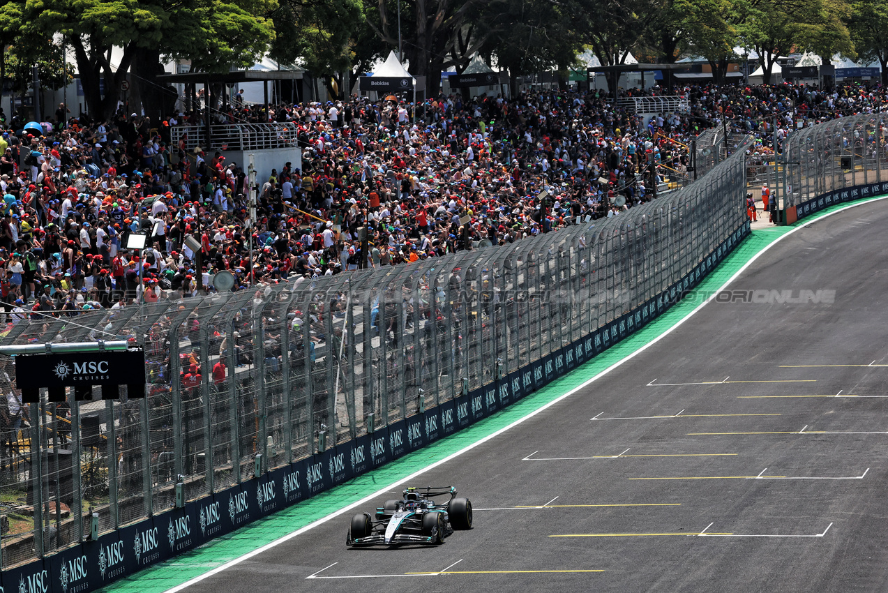 GP BRASILE, Andrea Kimi Antonelli (ITA) Mercedes AMG F1 W16.

07.11.2025. Formula 1 World Championship, Rd 21, Brazilian Grand Prix, Sao Paulo, Brazil, Sprint Qualifiche Day.

- www.xpbimages.com, EMail: requests@xpbimages.com © Copyright: Batchelor / XPB Images