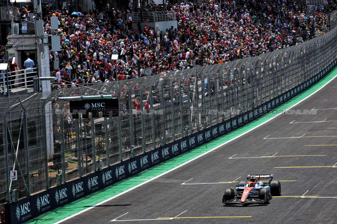 GP BRASILE, Carlos Sainz (ESP) Atlassian Williams Racing FW47.

07.11.2025. Formula 1 World Championship, Rd 21, Brazilian Grand Prix, Sao Paulo, Brazil, Sprint Qualifiche Day.

- www.xpbimages.com, EMail: requests@xpbimages.com © Copyright: Batchelor / XPB Images