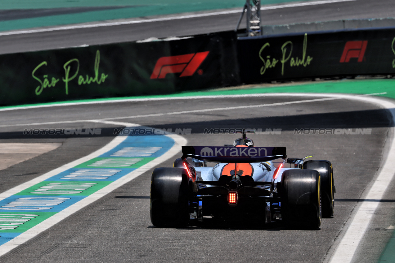 GP BRASILE, Alexander Albon (THA) Atlassian Williams Racing FW47.

07.11.2025. Formula 1 World Championship, Rd 21, Brazilian Grand Prix, Sao Paulo, Brazil, Sprint Qualifiche Day.

- www.xpbimages.com, EMail: requests@xpbimages.com © Copyright: Batchelor / XPB Images