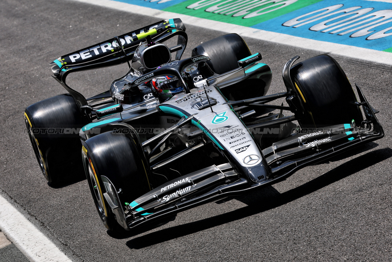 GP BRASILE, Andrea Kimi Antonelli (ITA) Mercedes AMG F1 W16.

07.11.2025. Formula 1 World Championship, Rd 21, Brazilian Grand Prix, Sao Paulo, Brazil, Sprint Qualifiche Day.

- www.xpbimages.com, EMail: requests@xpbimages.com © Copyright: Batchelor / XPB Images