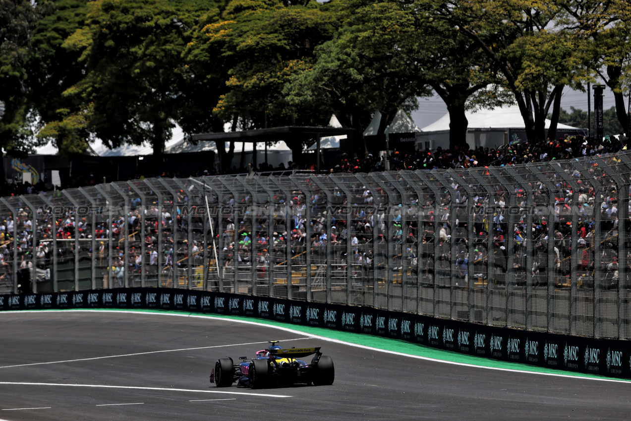 GP BRASILE, Franco Colapinto (ARG) Alpine F1 Team A525.
07.11.2025. Formula 1 World Championship, Rd 21, Brazilian Grand Prix, Sao Paulo, Brazil, Sprint Qualifiche Day.
- www.xpbimages.com, EMail: requests@xpbimages.com © Copyright: Rew / XPB Images