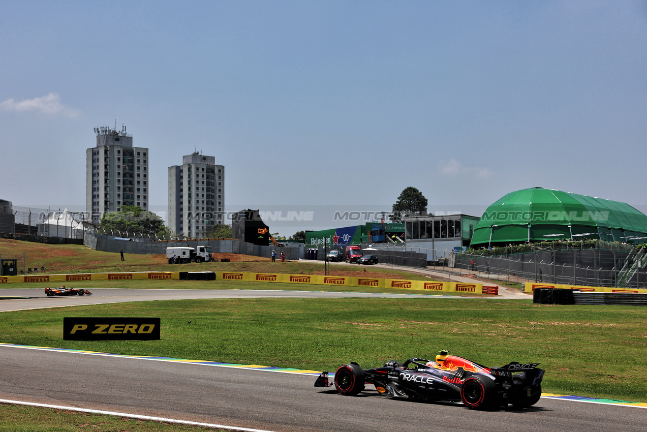 GP BRASILE, Yuki Tsunoda (JPN) Red Bull Racing RB21.

07.11.2025. Formula 1 World Championship, Rd 21, Brazilian Grand Prix, Sao Paulo, Brazil, Sprint Qualifiche Day.

 - www.xpbimages.com, EMail: requests@xpbimages.com © Copyright: Rew / XPB Images
