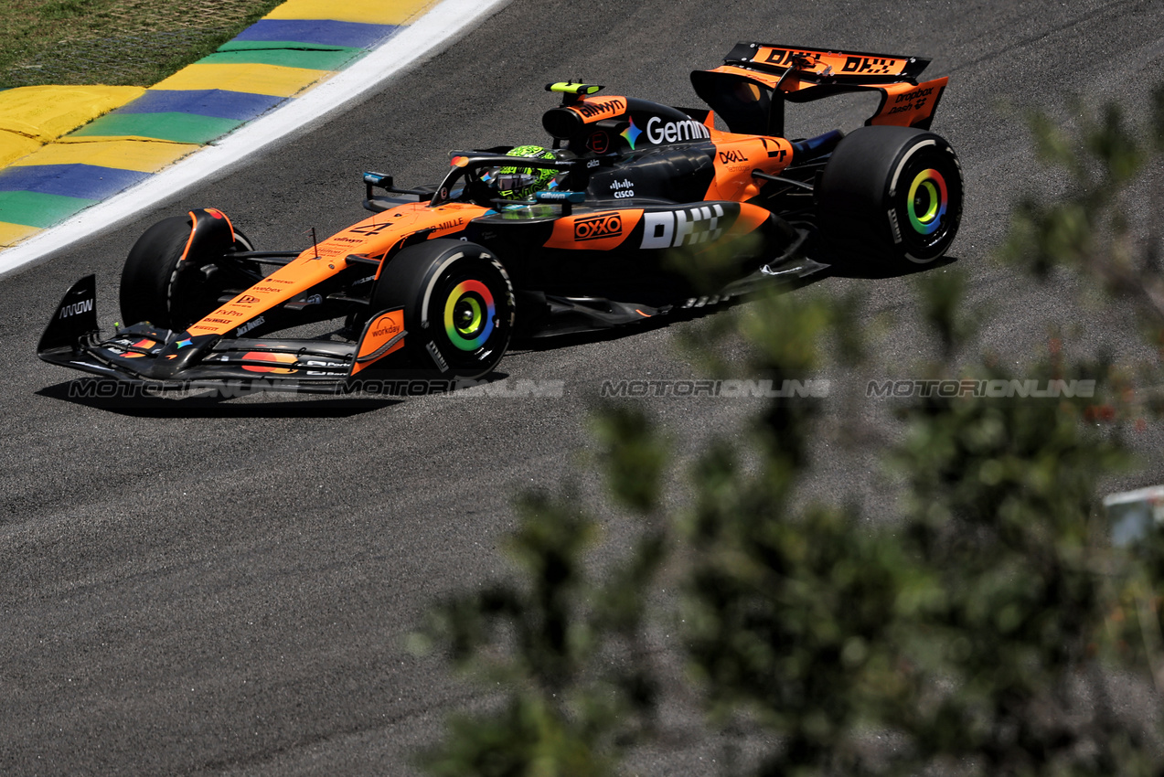 GP BRASILE, Lando Norris (GBR) McLaren MCL39.

07.11.2025. Formula 1 World Championship, Rd 21, Brazilian Grand Prix, Sao Paulo, Brazil, Sprint Qualifiche Day.

 - www.xpbimages.com, EMail: requests@xpbimages.com © Copyright: Rew / XPB Images
