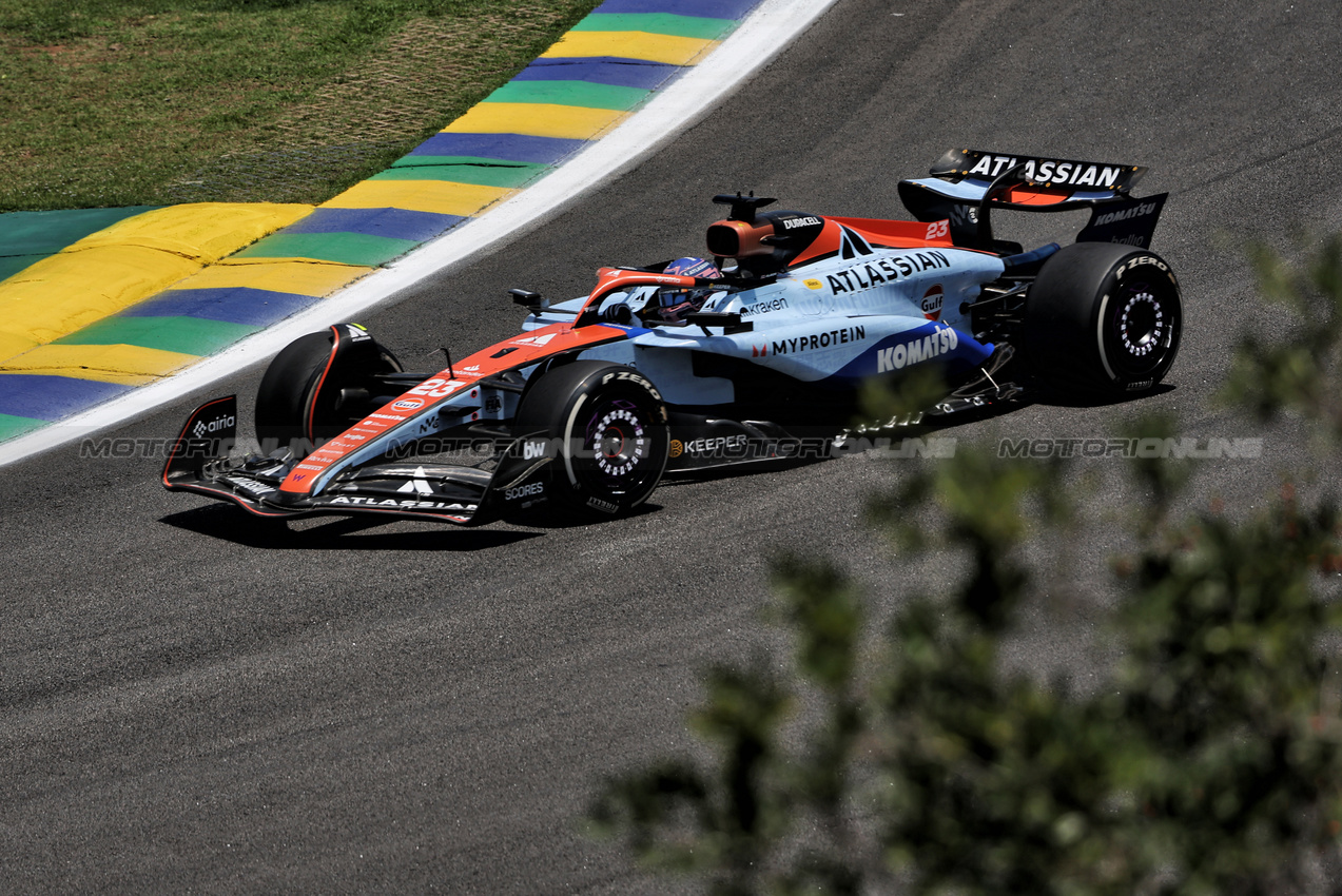 GP BRASILE, Alexander Albon (THA) Atlassian Williams Racing FW47.

07.11.2025. Formula 1 World Championship, Rd 21, Brazilian Grand Prix, Sao Paulo, Brazil, Sprint Qualifiche Day.

 - www.xpbimages.com, EMail: requests@xpbimages.com © Copyright: Rew / XPB Images