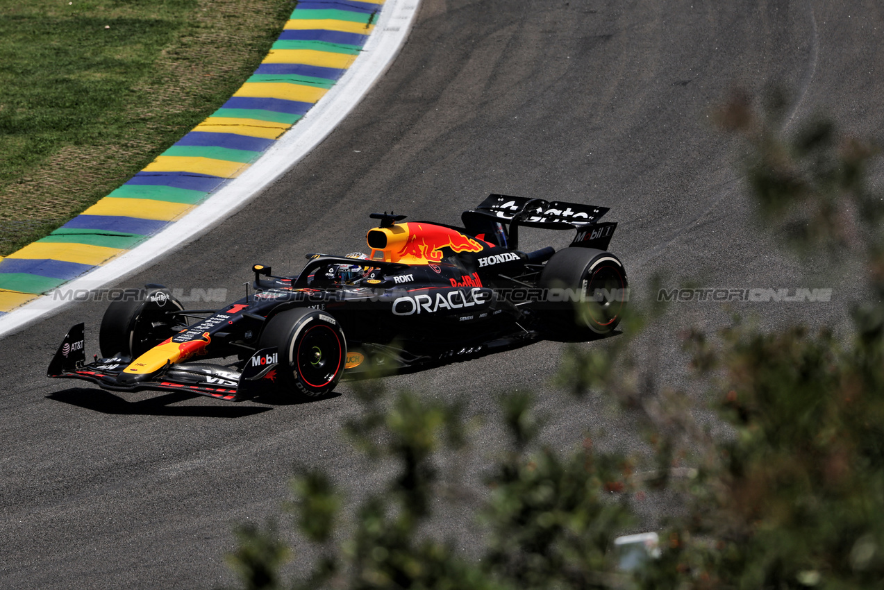 GP BRASILE, Max Verstappen (NLD) Red Bull Racing RB21.
07.11.2025. Formula 1 World Championship, Rd 21, Brazilian Grand Prix, Sao Paulo, Brazil, Sprint Qualifiche Day.
- www.xpbimages.com, EMail: requests@xpbimages.com © Copyright: Rew / XPB Images
