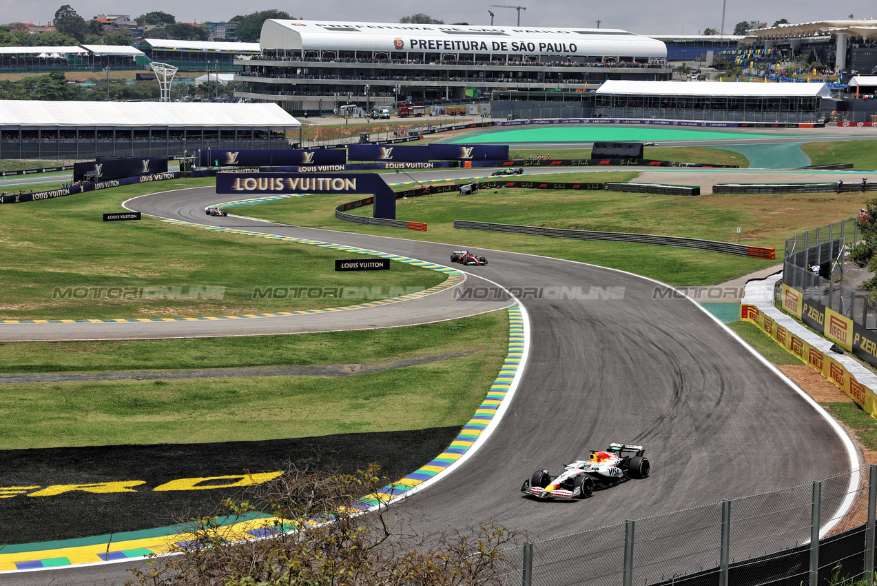 GP BRASILE, Isack Hadjar (FRA) Racing Bulls VCARB 02.

07.11.2025. Formula 1 World Championship, Rd 21, Brazilian Grand Prix, Sao Paulo, Brazil, Sprint Qualifiche Day.

 - www.xpbimages.com, EMail: requests@xpbimages.com © Copyright: Rew / XPB Images
