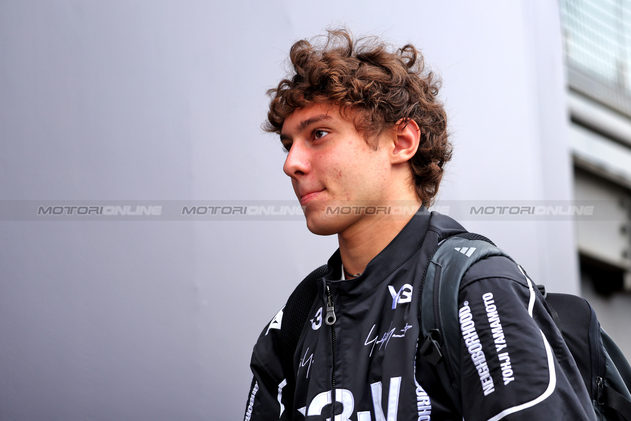 GP BRASILE, Andrea Kimi Antonelli (ITA) Mercedes AMG F1.

07.11.2025. Formula 1 World Championship, Rd 21, Brazilian Grand Prix, Sao Paulo, Brazil, Sprint Qualifiche Day.

 - www.xpbimages.com, EMail: requests@xpbimages.com © Copyright: Rew / XPB Images