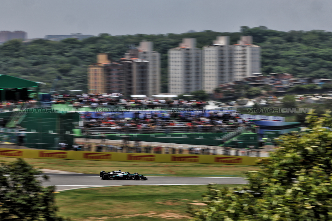 GP BRASILE, Andrea Kimi Antonelli (ITA) Mercedes AMG F1 W16.

07.11.2025. Formula 1 World Championship, Rd 21, Brazilian Grand Prix, Sao Paulo, Brazil, Sprint Qualifiche Day.

 - www.xpbimages.com, EMail: requests@xpbimages.com © Copyright: Rew / XPB Images