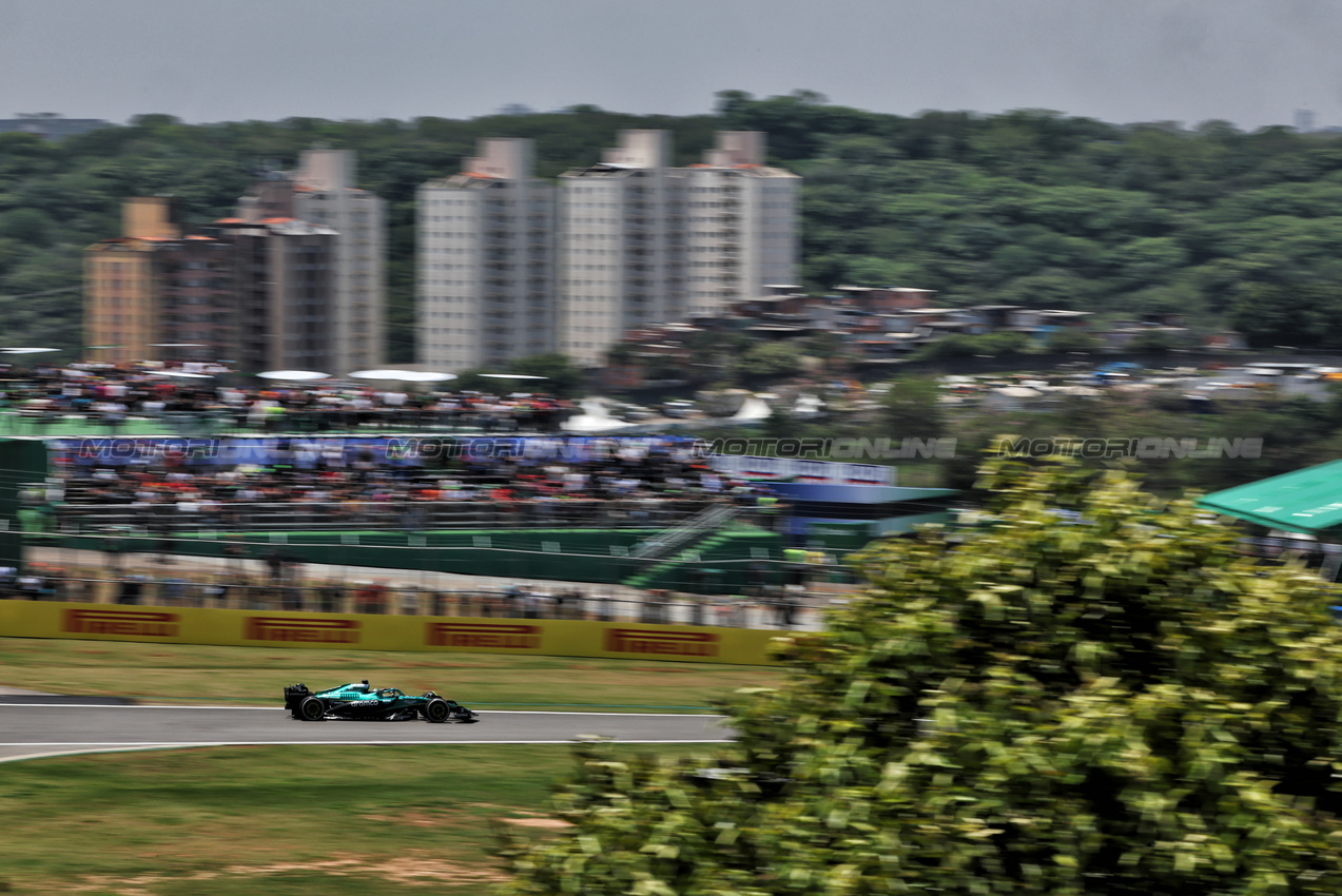 GP BRASILE, Lance Stroll (CDN) Aston Martin F1 Team AMR25.

07.11.2025. Formula 1 World Championship, Rd 21, Brazilian Grand Prix, Sao Paulo, Brazil, Sprint Qualifiche Day.

 - www.xpbimages.com, EMail: requests@xpbimages.com © Copyright: Rew / XPB Images