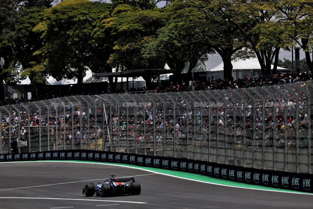 GP BRASILE, Alexander Albon (THA) Atlassian Williams Racing FW47.
07.11.2025. Formula 1 World Championship, Rd 21, Brazilian Grand Prix, Sao Paulo, Brazil, Sprint Qualifiche Day.
- www.xpbimages.com, EMail: requests@xpbimages.com © Copyright: Rew / XPB Images