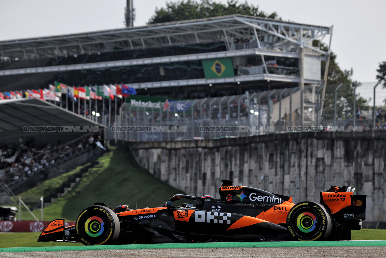 GP BRASILE, Oscar Piastri (AUS) McLaren MCL39.

07.11.2025. Formula 1 World Championship, Rd 21, Brazilian Grand Prix, Sao Paulo, Brazil, Sprint Qualifiche Day.

 - www.xpbimages.com, EMail: requests@xpbimages.com © Copyright: Rew / XPB Images