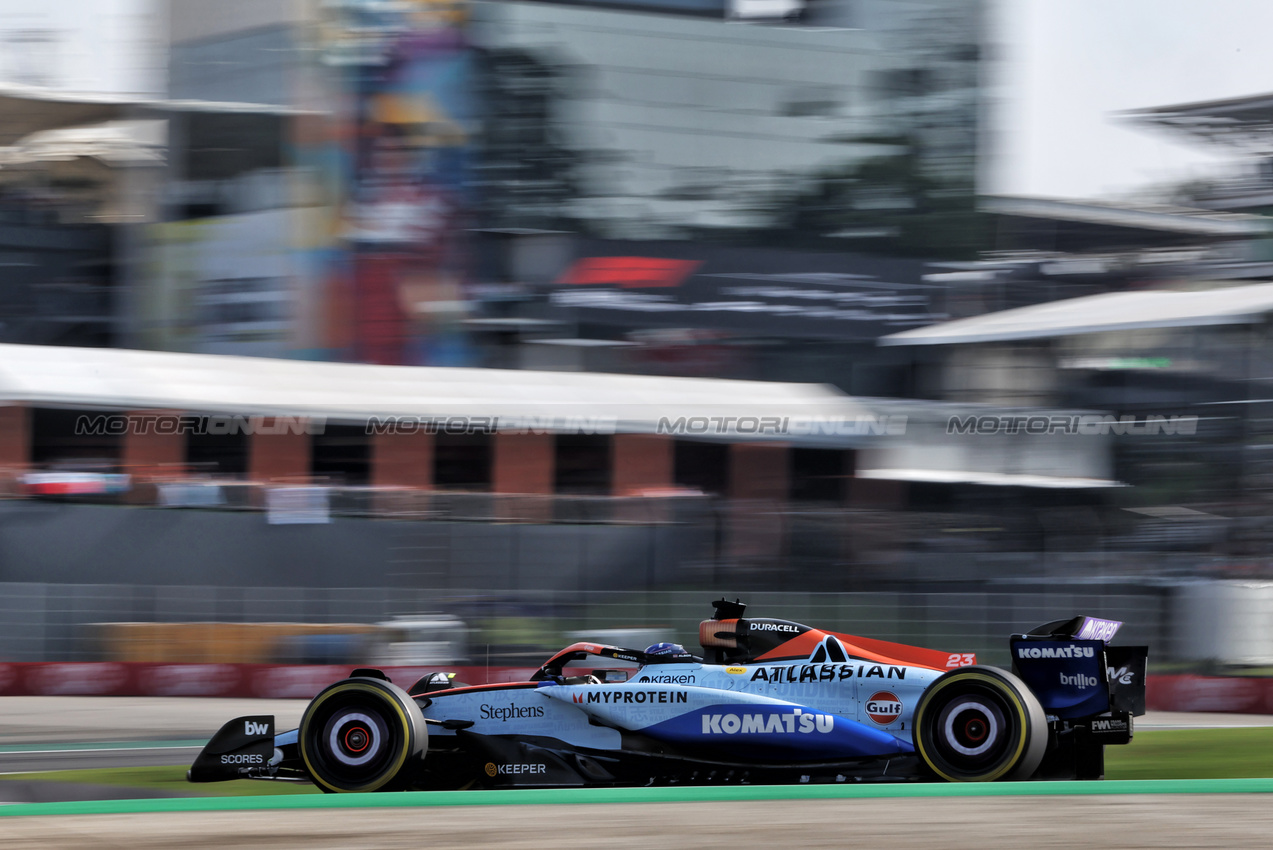 GP BRASILE, Alexander Albon (THA) Atlassian Williams Racing FW47.

07.11.2025. Formula 1 World Championship, Rd 21, Brazilian Grand Prix, Sao Paulo, Brazil, Sprint Qualifiche Day.

 - www.xpbimages.com, EMail: requests@xpbimages.com © Copyright: Rew / XPB Images