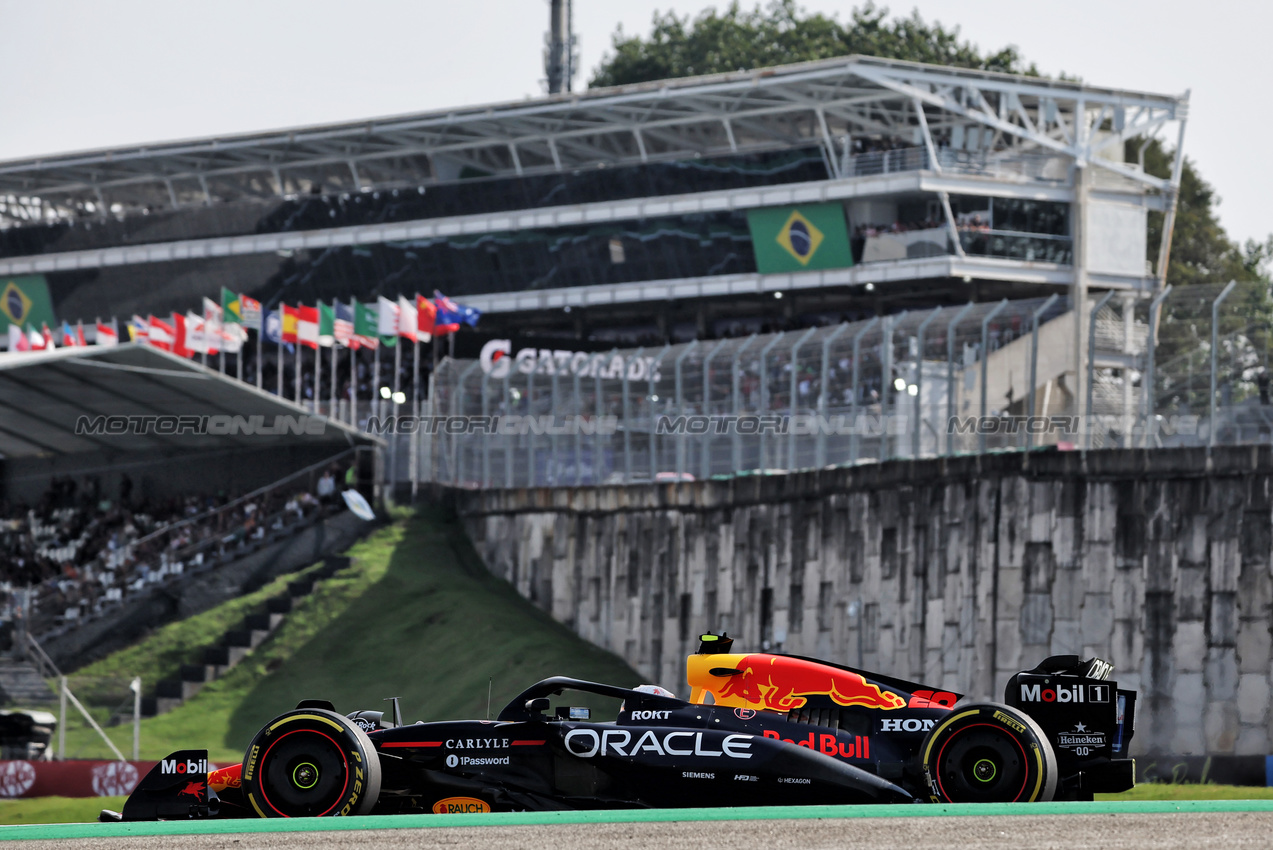 GP BRASILE, Yuki Tsunoda (JPN) Red Bull Racing RB21.

07.11.2025. Formula 1 World Championship, Rd 21, Brazilian Grand Prix, Sao Paulo, Brazil, Sprint Qualifiche Day.

 - www.xpbimages.com, EMail: requests@xpbimages.com © Copyright: Rew / XPB Images