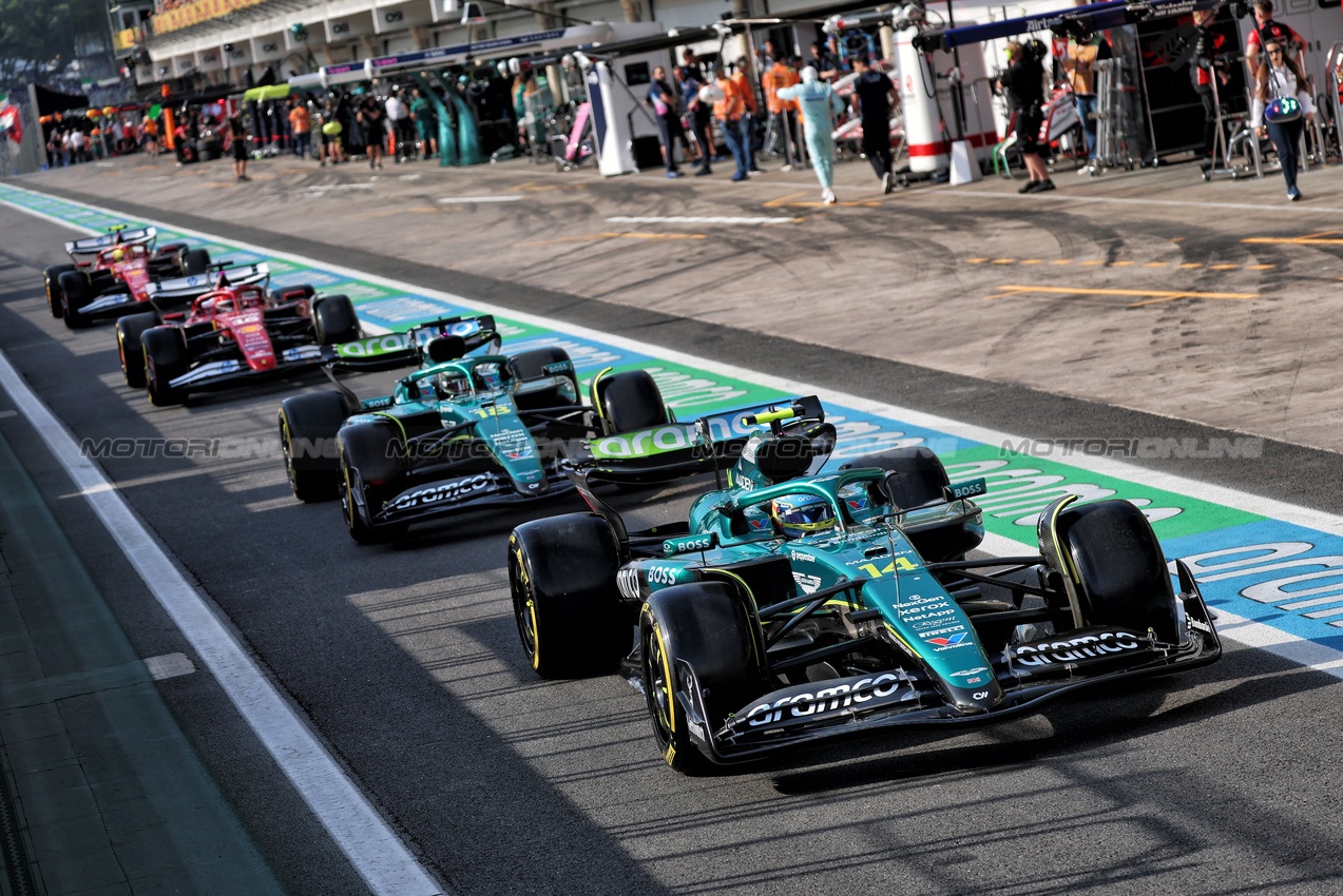 GP BRASILE, Fernando Alonso (ESP) Aston Martin F1 Team AMR25.

07.11.2025. Formula 1 World Championship, Rd 21, Brazilian Grand Prix, Sao Paulo, Brazil, Sprint Qualifiche Day.

- www.xpbimages.com, EMail: requests@xpbimages.com © Copyright: Batchelor / XPB Images