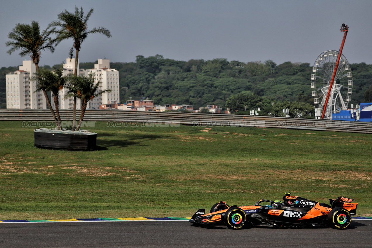 GP BRASILE, Lando Norris (GBR) McLaren MCL39.

07.11.2025. Formula 1 World Championship, Rd 21, Brazilian Grand Prix, Sao Paulo, Brazil, Sprint Qualifiche Day.

 - www.xpbimages.com, EMail: requests@xpbimages.com © Copyright: Rew / XPB Images