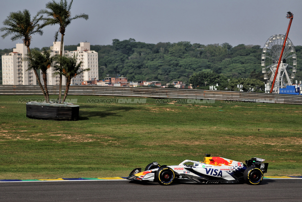 GP BRASILE, Isack Hadjar (FRA) Racing Bulls VCARB 02.
07.11.2025. Formula 1 World Championship, Rd 21, Brazilian Grand Prix, Sao Paulo, Brazil, Sprint Qualifiche Day.
- www.xpbimages.com, EMail: requests@xpbimages.com © Copyright: Rew / XPB Images