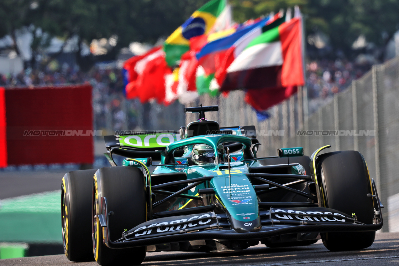 GP BRASILE, Lance Stroll (CDN) Aston Martin F1 Team AMR25.
07.11.2025. Formula 1 World Championship, Rd 21, Brazilian Grand Prix, Sao Paulo, Brazil, Sprint Qualifiche Day.
- www.xpbimages.com, EMail: requests@xpbimages.com © Copyright: Batchelor / XPB Images