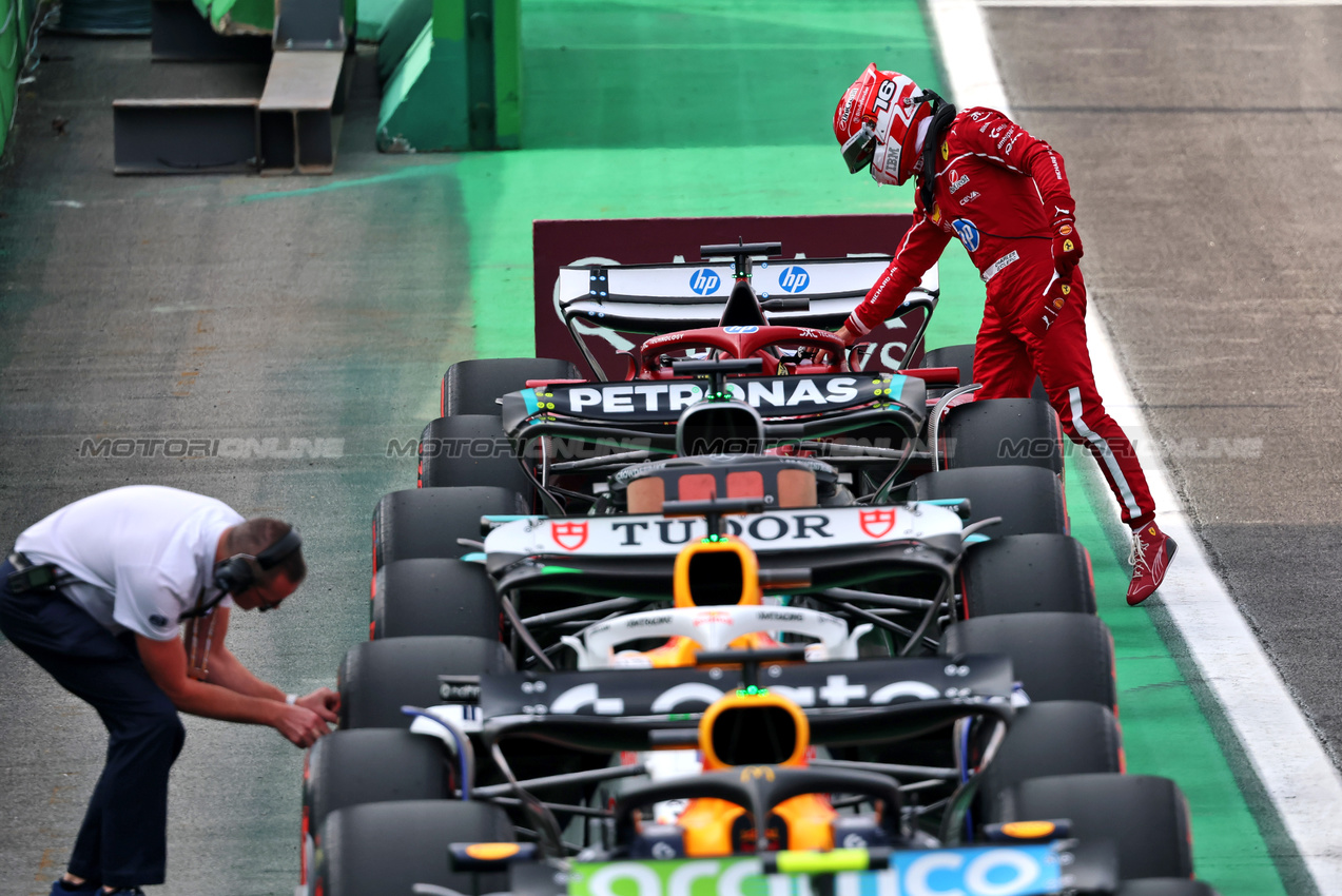 GP BRASILE, Charles Leclerc (MON) Ferrari SF-25 in Sprint qualifying parc ferme.

07.11.2025. Formula 1 World Championship, Rd 21, Brazilian Grand Prix, Sao Paulo, Brazil, Sprint Qualifiche Day.

- www.xpbimages.com, EMail: requests@xpbimages.com © Copyright: Batchelor / XPB Images