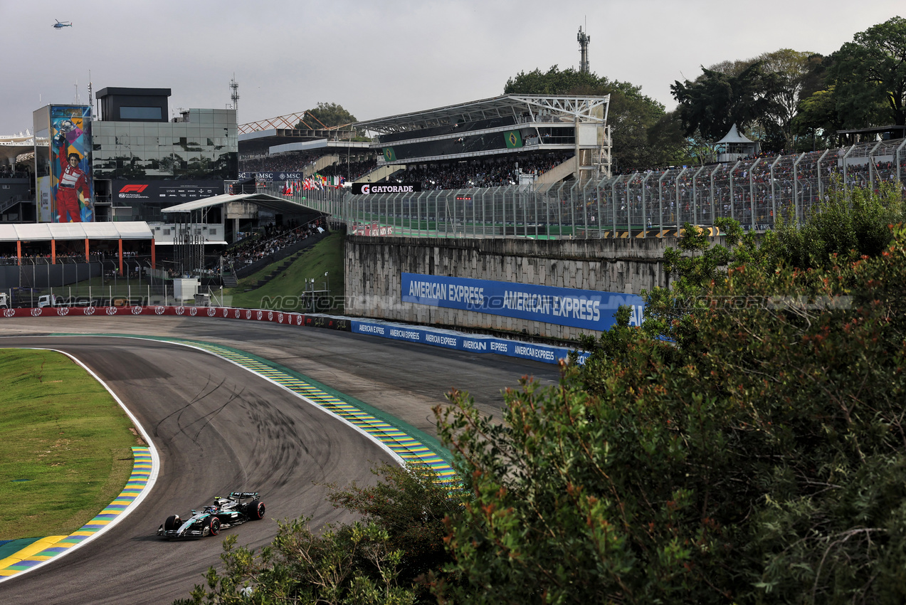 GP BRASILE, Andrea Kimi Antonelli (ITA) Mercedes AMG F1 W16.

07.11.2025. Formula 1 World Championship, Rd 21, Brazilian Grand Prix, Sao Paulo, Brazil, Sprint Qualifiche Day.

 - www.xpbimages.com, EMail: requests@xpbimages.com © Copyright: Rew / XPB Images